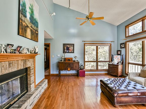 4th image of 2914 Paula Dr