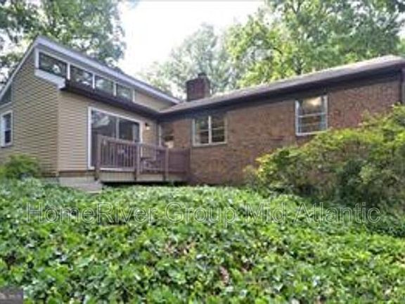 2nd image of 5204 Elsmere Ave