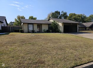 2313 W Commercial Ct S, Broken Arrow, OK 74012