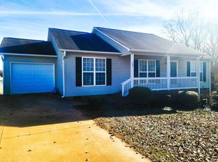 369 Tartan Ct, Boiling Springs, SC 29316