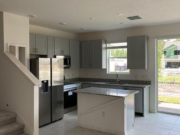 3rd image of 34175 Rogallo Ln