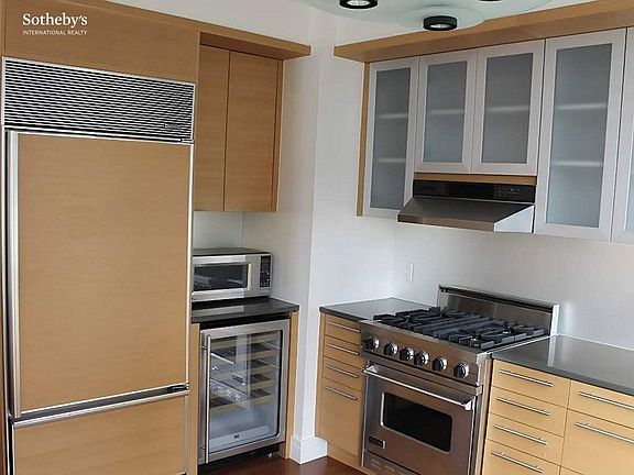 4th image of 30 West St APT 23E