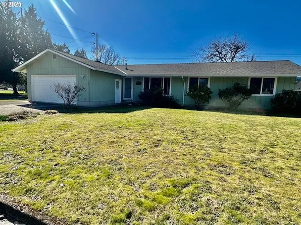52595 NE Sawyer St, Scappoose, OR 97056