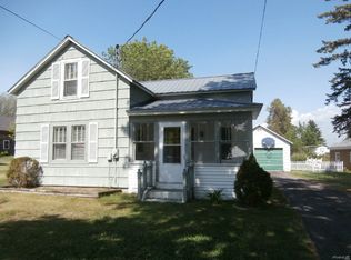 59 Lagrasse St, Waddington, NY 13694