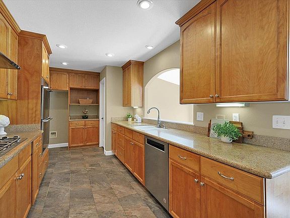 4th image of 1501 Joby Ln