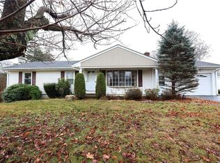 25 Barnes St, Smithfield, RI 02828