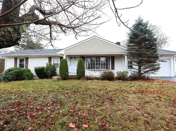 25 Barnes St, Smithfield, RI 02828