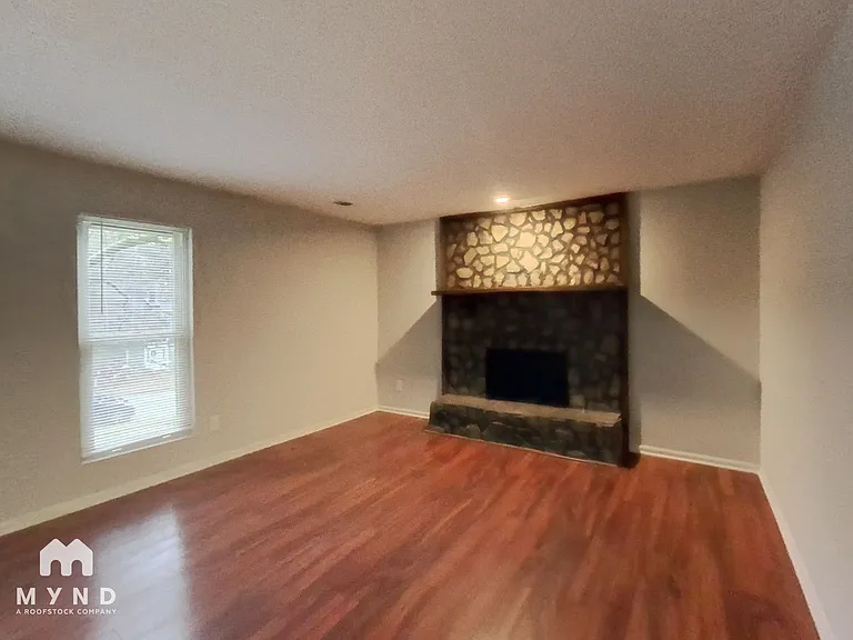 785 Edenton Ct — Photo 7