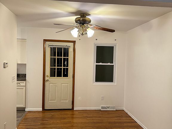 3rd image of 100 E Poplar Dr APT B