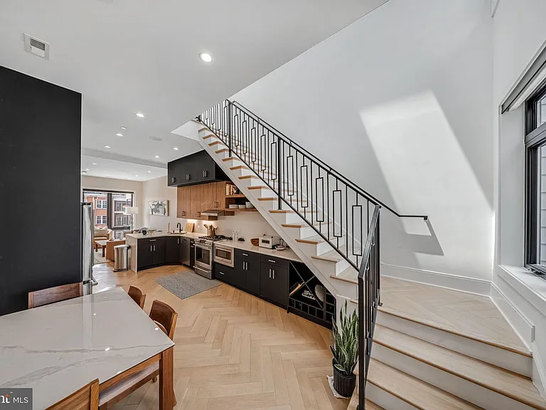 1462 Chapin St NW #8 — Photo 5