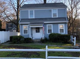 48 Summer St, New Canaan, CT 06840