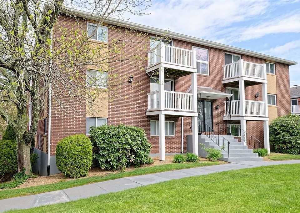 1st image of 608 Boston Post Rd E APT 21