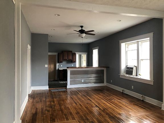 4th image of 300 S 13th Ave