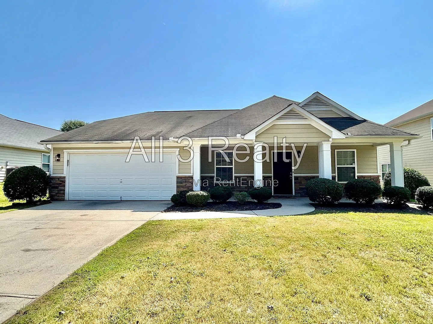 4 bed, 2.0 bath, 2198 sqft, $2,200 — Photo 1