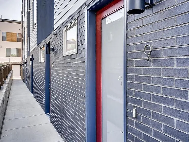 90 Galapago St #9 — Photo 1