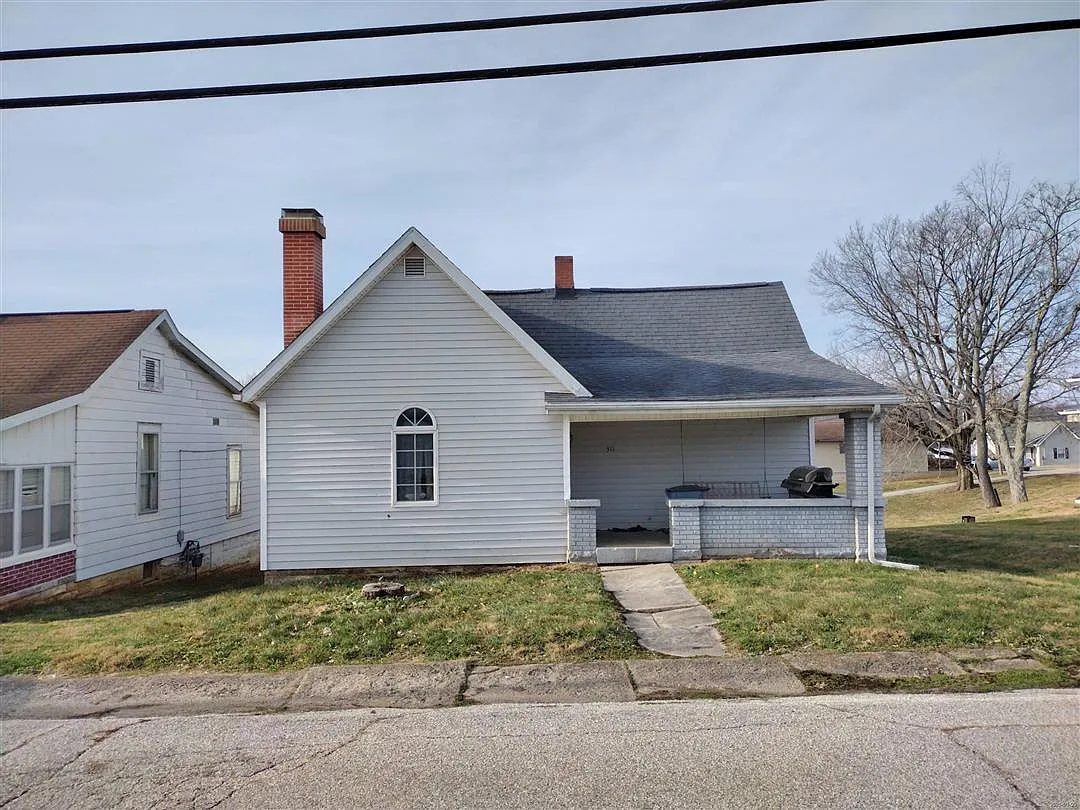 311 Lafayette Ave photo 1