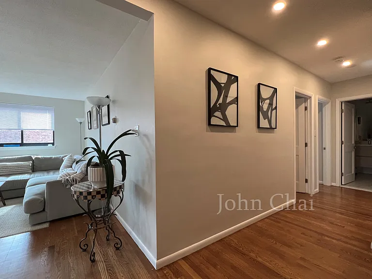 95 Sutherland Rd #2D — Photo 10