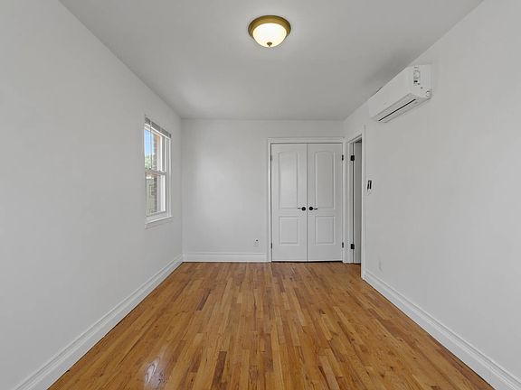 5th image of 4103 Bronxwood Ave #W