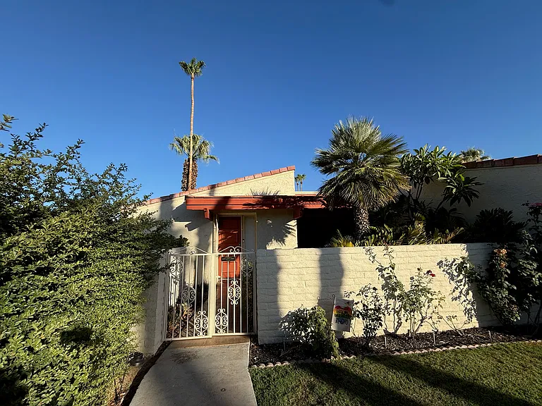 1067 S La Verne Way — Photo 2