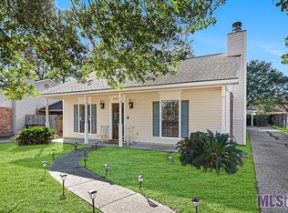 4026 Country Hill Dr, Baton Rouge, LA 70816