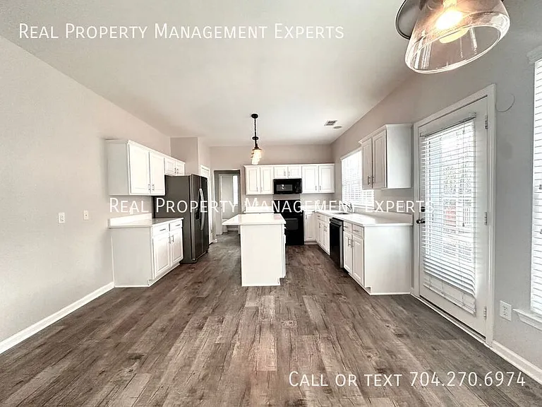18124 Harbor Mist Rd — Photo 6