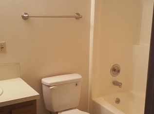 402 6th St APT 303, Bremerton, WA 98337