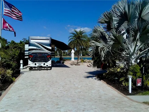 4565 Southern Breeze DR, NAPLES, FL 34114