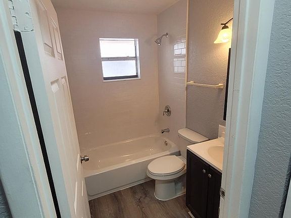 3rd image of 1565 W 28th St Unit B