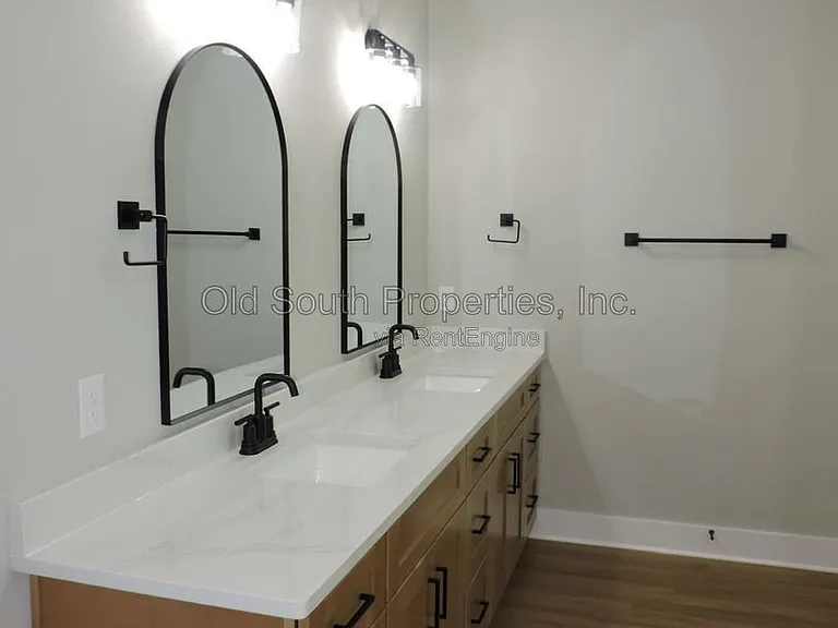 706 N F St #B — Photo 21