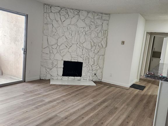 4th image of 12776 Caswell Ave