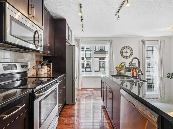 1214 E Cranford Ct SE, Calgary, AB T3M 0W2