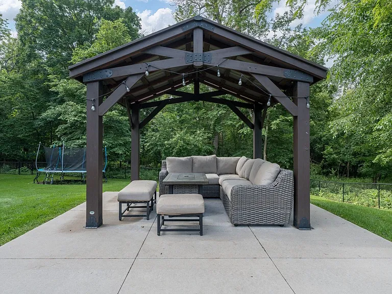 305 Tanager Rd — Photo 36