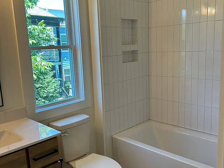 115 W 14th St #B — Photo 11