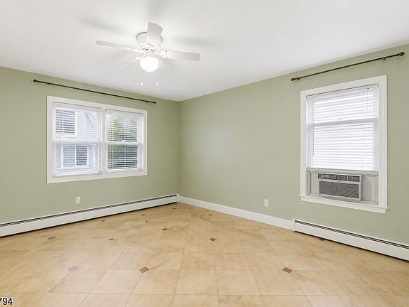 5th image of 219 Hollywood Ave