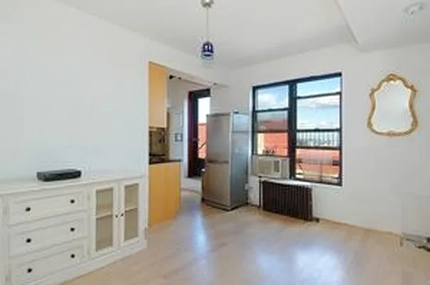 Sold by Douglas Elliman | media 17