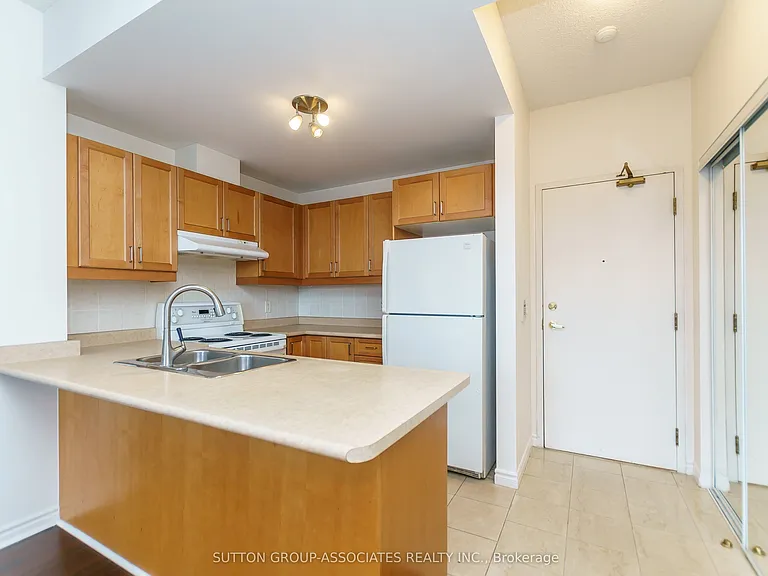 28 Byng Ave #1507 — Photo 4