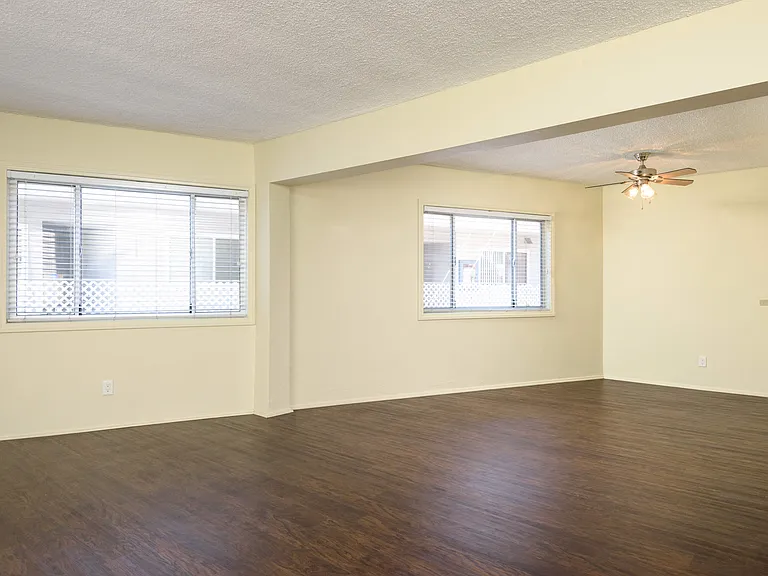 Martin Apartments — Photo 5
