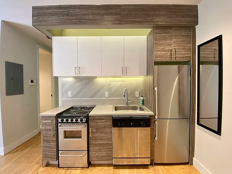 2 N Henry St #2A — Photo 2