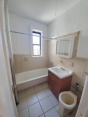 4th image of 902 44th St #B26