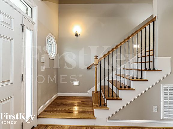 4th image of 350 Prescott Dr