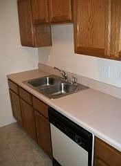 3rd image of 3523 Crossroads Way
