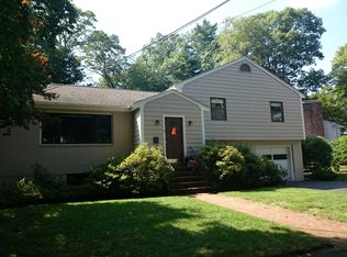 5 Rolling Ln, Newton, MA 02467