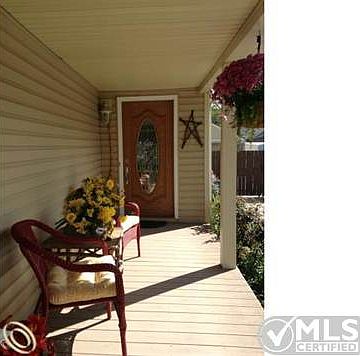 3rd - Porch.JPG