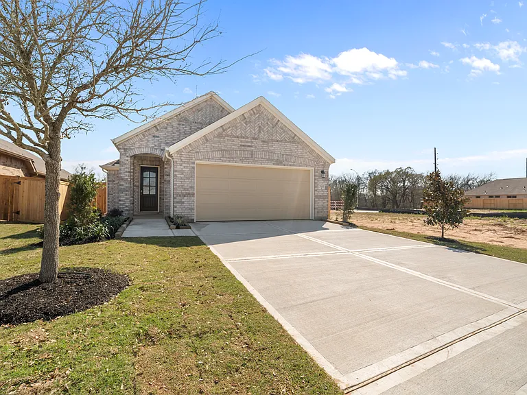 114 Mercury Sky Rd — Photo 2