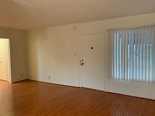 1st image of 1115 Highland Oaks Dr APT 10
