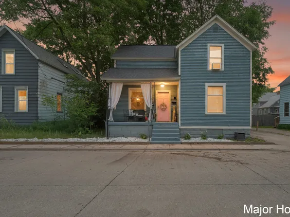 323 Robey Pl SE, Grand Rapids, MI 49506