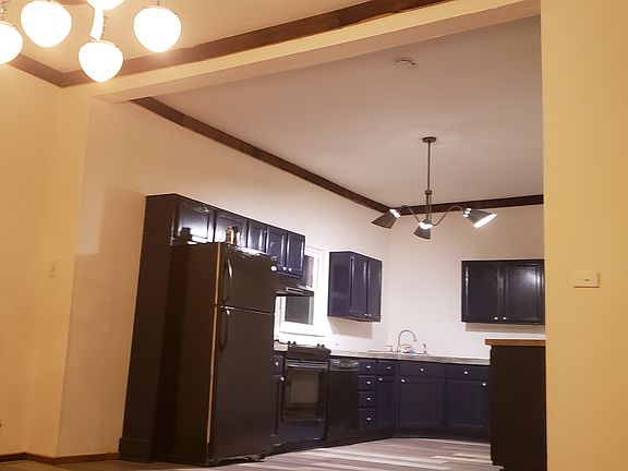 4th image of 916 N Davis Ave