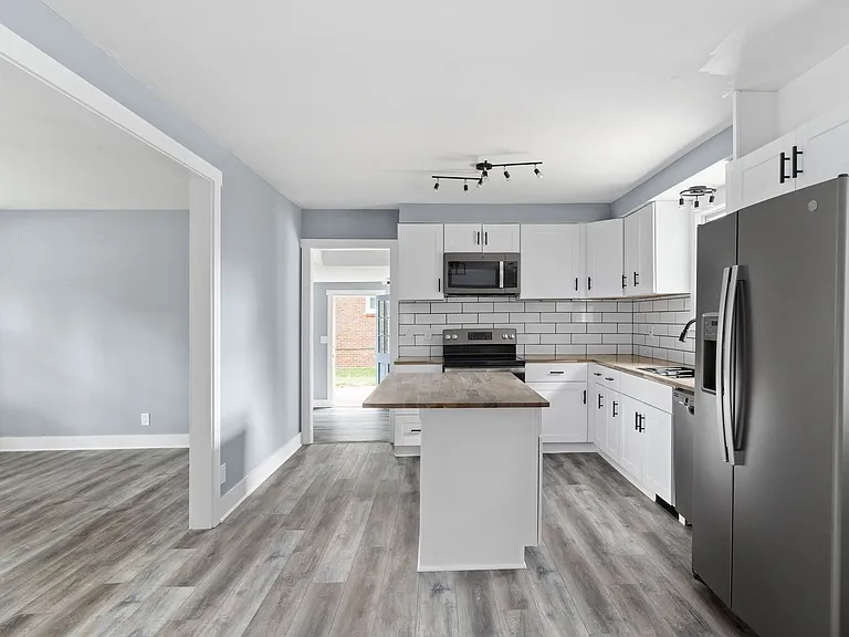 219 Kirby Dr — Photo 13