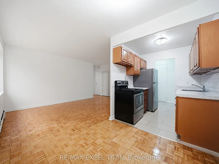 2895 Bathurst St #107 — Photo 14