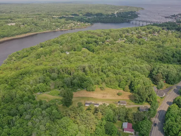 11 Mustang alley Alley, Belfast, ME 04915